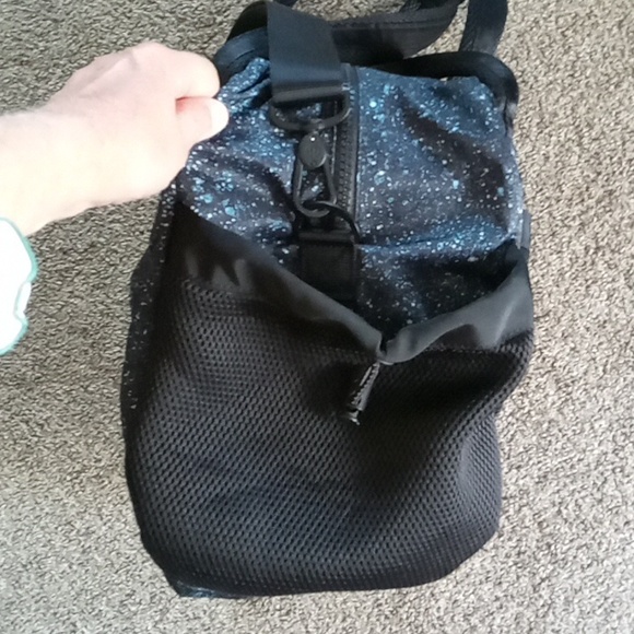 Lululemon Everywhere Duffel In Mineralized Multi Color  27L - Picture 5 of 16